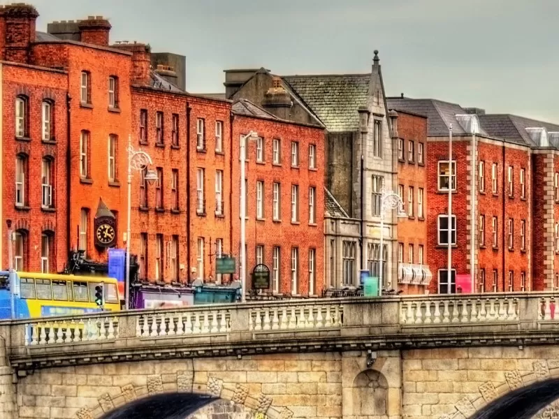 Camino a Dublin, un viaje introspectivo y melancólico a través de las palabras